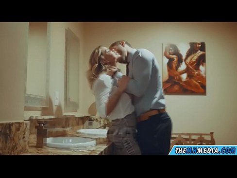 ❤️ Том биетэй шаргал үст таныг нийтийн бие засах газар уруу татах үед ❤❌ Хатуу порно mn.sexafinkarasskaz.ru ️❤
